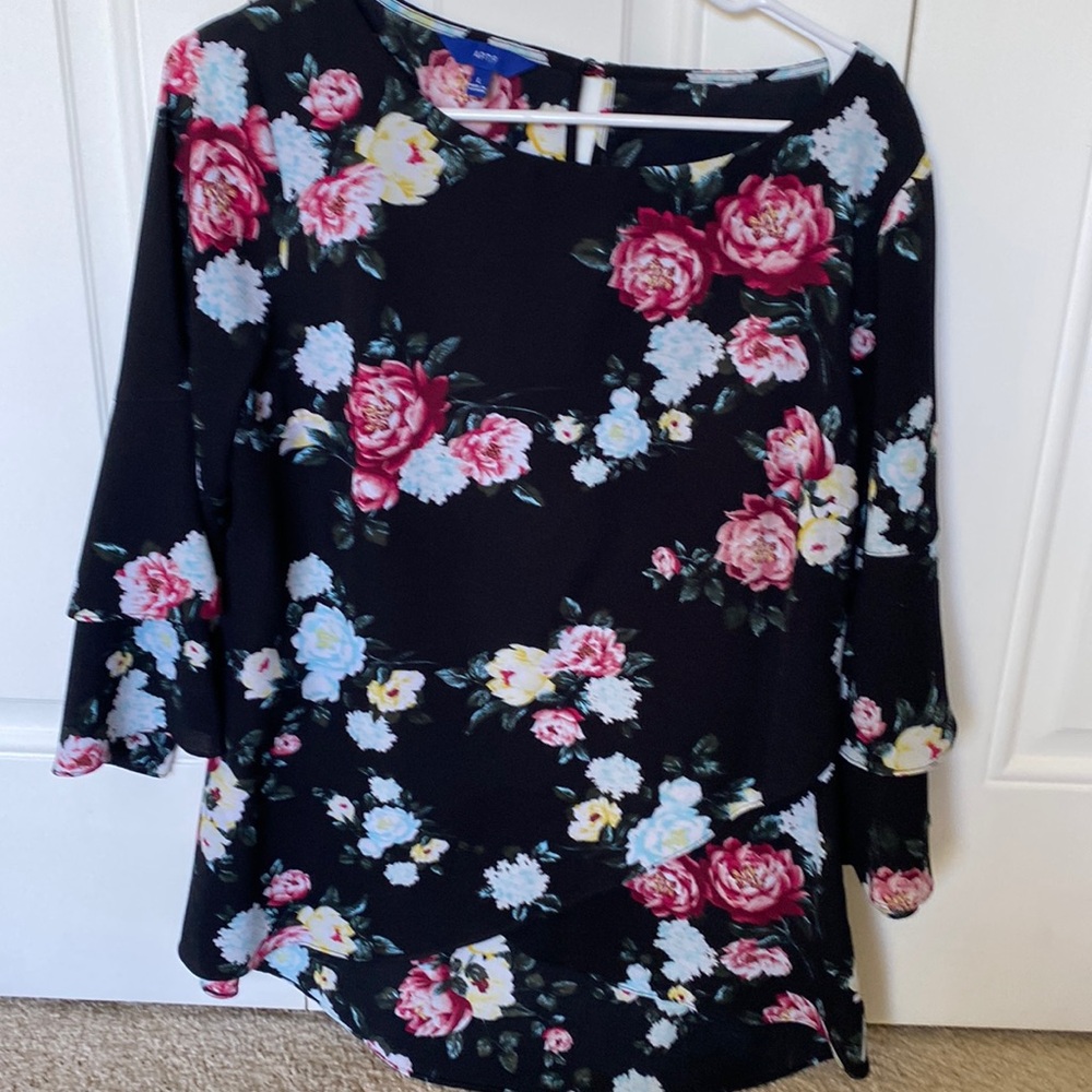 Apt 9 flowy blouse